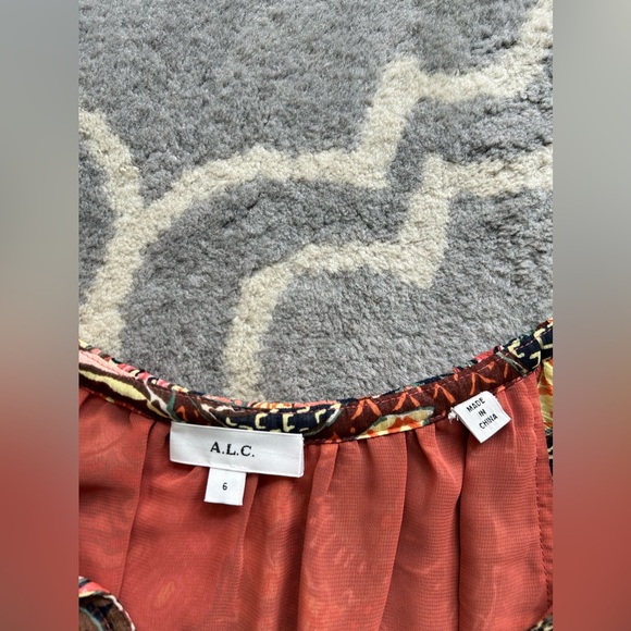 ALC June Silk Size 6 June Flutter Sleeve Lined Top - Picture 5 of 8